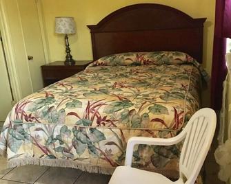 Twilight Motel - Holly Hill - Bedroom