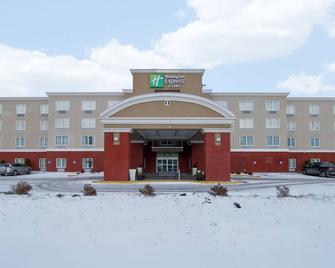 Holiday Inn Express & Suites Fort Saskatchewan - Fort Saskatchewan - Building