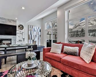 The Parq By Samsara Resort Top View Downtown 4br & 3bth - Canmore - Salon