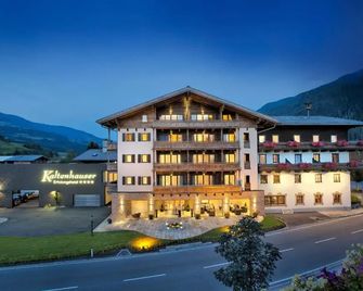 Das gemütliche Dorfhotel Kaltenhauser - Hollersbach im Pinzgau - Building