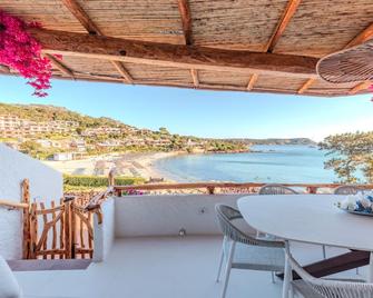 Princes Apartment Portocervobeach Con Accesso Diretto In Spiaggia Piccolo Pevero - بورتو سيرفو - شرفة