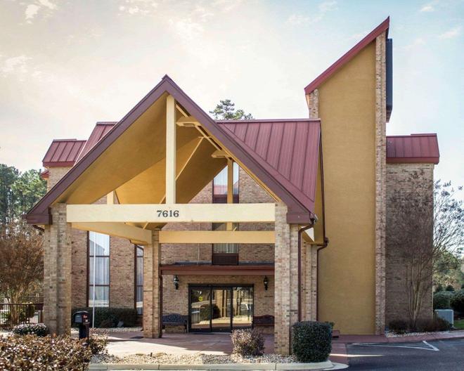 Comfort Inn And Suites Fuquay Varina 96 1 1 8 Fuquay Varina