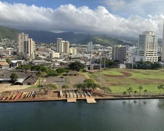 Corner Unit Studio@Waikiki Hotel Building 1 day min - Honolulu - Vista exterior
