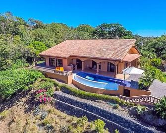 Jungle and Ocean Paradise, Infinity Pool, 4BR/3BA - Private location! - Playa Matapalo - Edificio