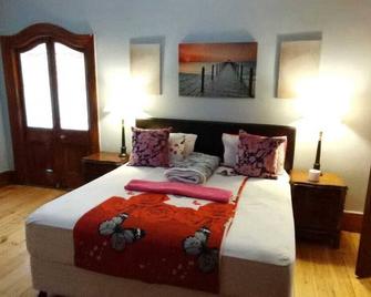Neo & Ruks Guest House - Bellville - Bedroom