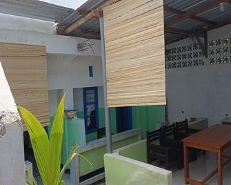 Hotel O Kawi Homestay - Praya - Edificio