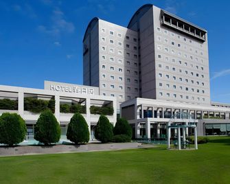 Hotel Kasugai - Fuefuki - Building