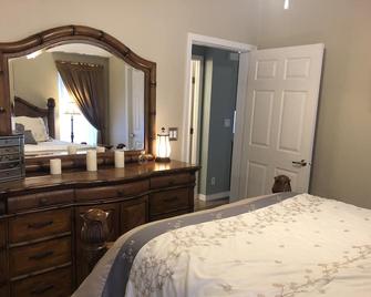 Mermaid Waterfront Hideaway Great fishing, kayaking, boat lift available too! - Saint James City - Habitación