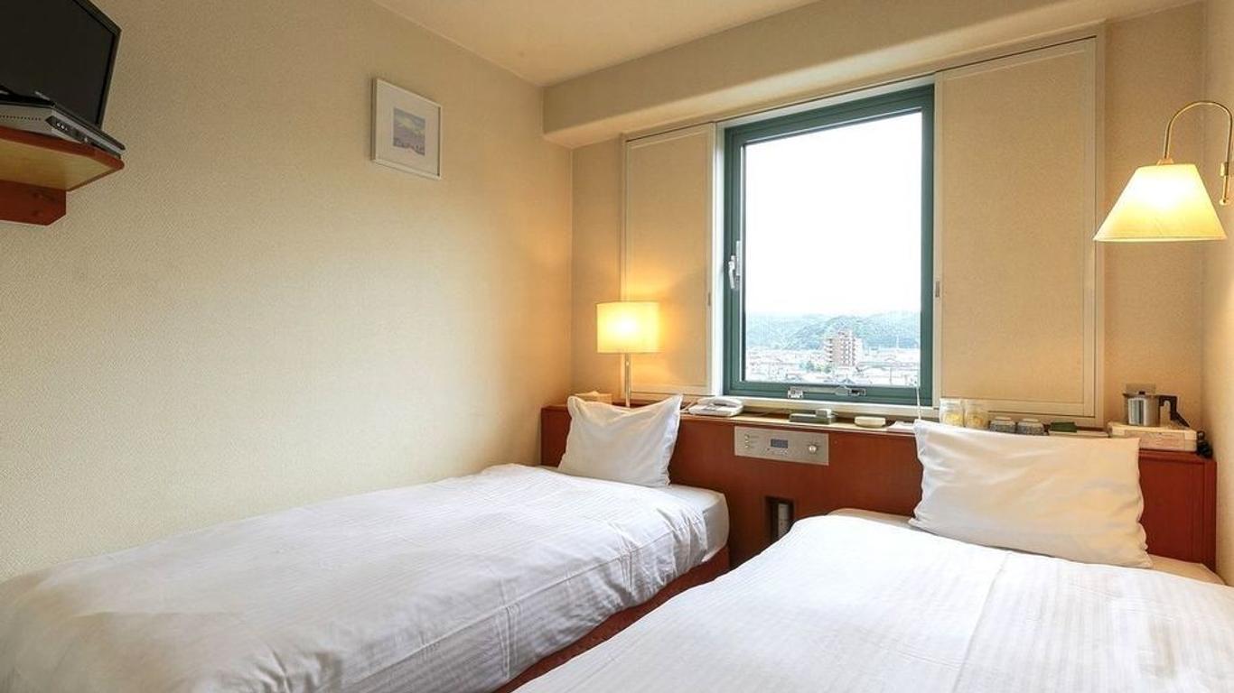 Apa Hotel Nishimaizuruekimae