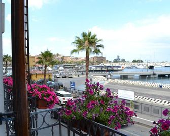 Petit Hotel - Milazzo - Parveke