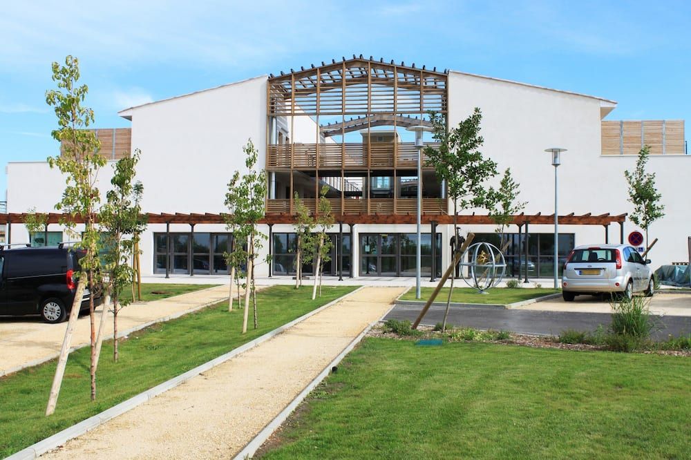 أدونيس أي -أون-بروفينس - Éguilles - مبنى