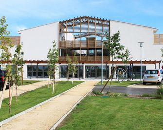 أدونيس أي -أون-بروفينس - Éguilles - مبنى