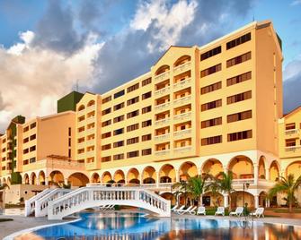 Valentín Quinta Avenida Habana - La Habana - Edificio