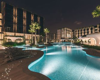 Village Hotel Sentosa by Far East Hospitality - Singapore - Pool
