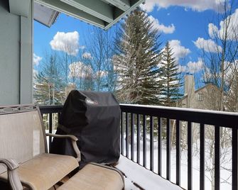 Mountain condo in downtown Teton Village w/shared hot tub, outdoor pools, & more - Teton Village - Balcony