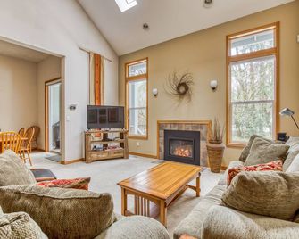 Mountain lodge with hot tub & pool - close to golf & skiing - Welches - Salon