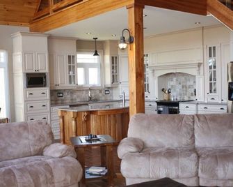 Entire chalet in Gananoque, Canada - Gananoque - Salon