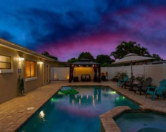Tropical Oasis Fl Pinellas Park - Pinellas Park - Pool