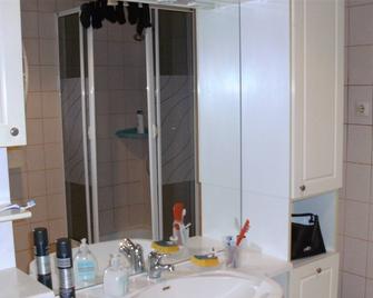 Room to rent near Mossel - Mondorf Les Bains - Bathroom