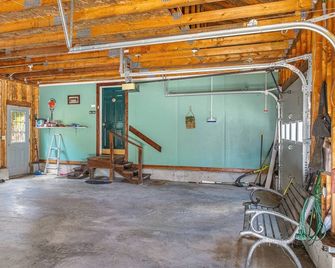 Spacious Seven Peaks Ridge Quiet Side Hot Tub, Pet Friendly, Fire Pit & Deck - Southwest Harbor