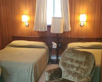Week/Weekend Cabin Getaway #1 - Luther - Habitación