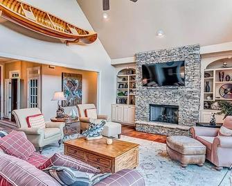 Eagles View - Gorgeous Mountain Views Luxury Interiors Telescope Library - Dawsonville - Sala de estar