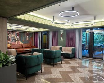 فندق كازهول ألماتي - ألماتي - ردهة