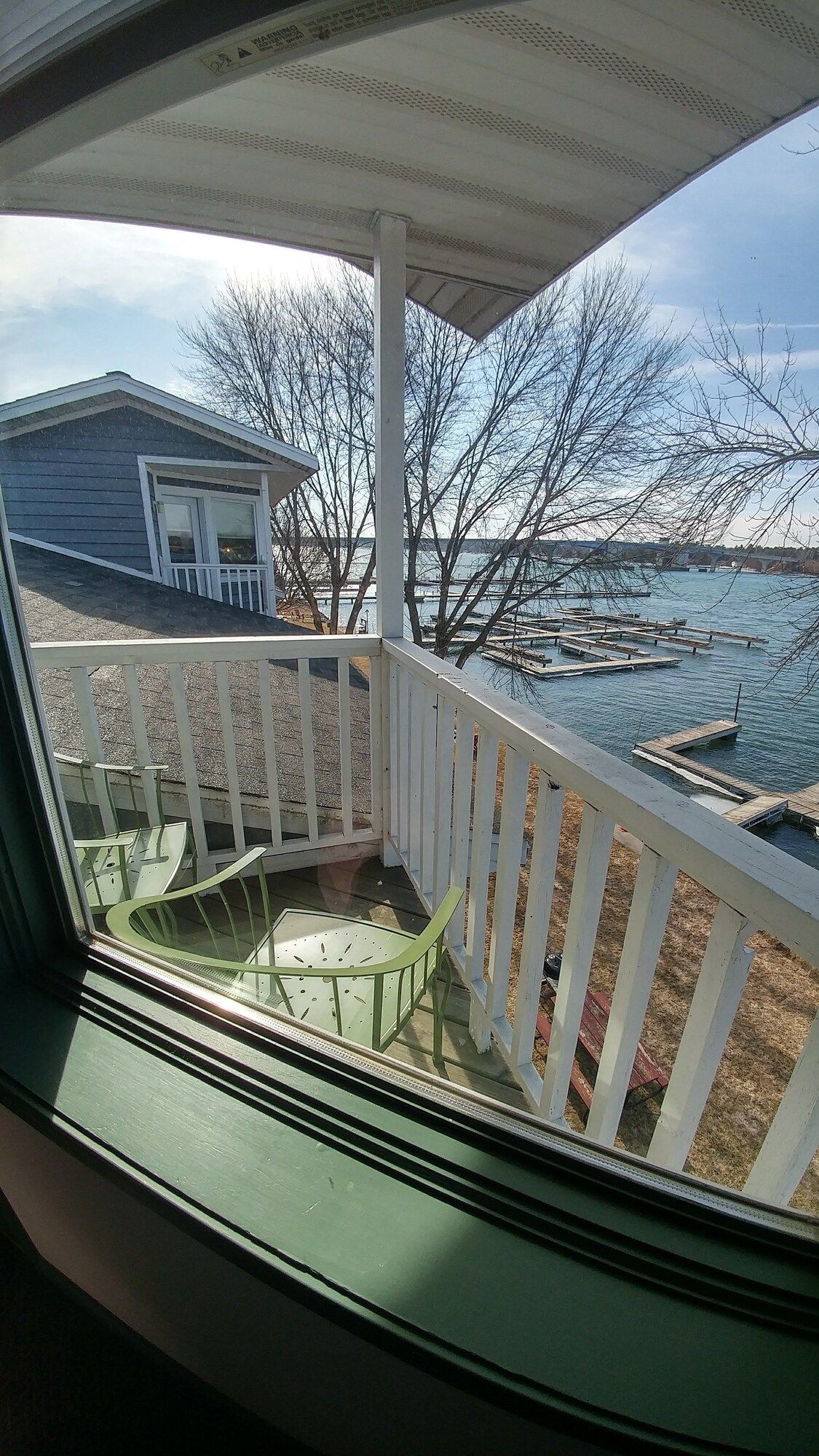 Snug Harbor Inn - Sturgeon Bay - Балкон