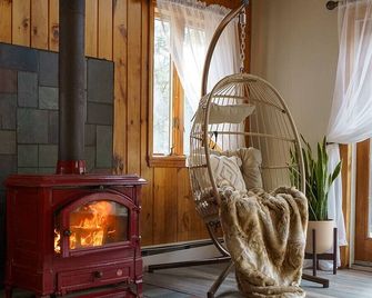 Secluded Catskills Cabin , Cozy and Private - Acra - Servicio de la habitación