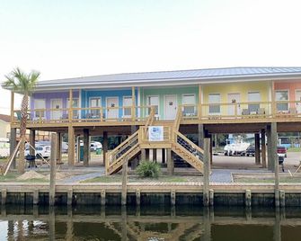 BB's on the Bayou Unit #1 - Gautier