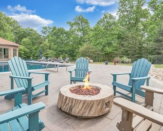 Cozy garage apartment in the woods - Salem - Patio
