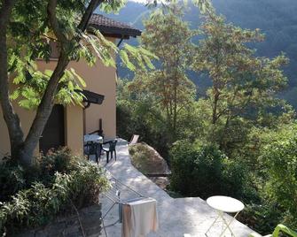 Stunning 2-Bed Apartment in Borgo val di Taro - Borgo Val di Taro - Patio