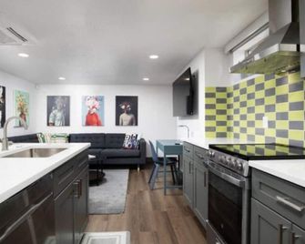 Downtown Bungalow - Provo - Kitchen