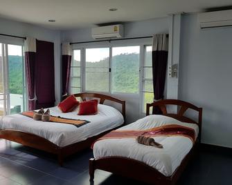 Mhork Buri Resort - Khao Kho - Bedroom