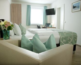 Hotel Claro Garni - Eitting - Bedroom