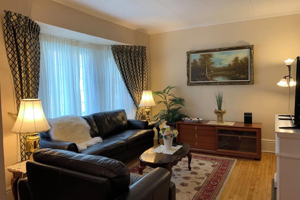 Private Room with en-suit Bathroom 3 Mins to Falls - ניאגרה פולס - סלון