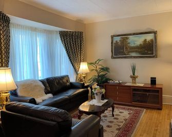 Private Room with en-suit Bathroom 3 Mins to Falls - ניאגרה פולס - סלון