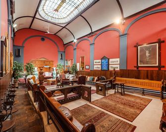 Finest Retreats - The Old Sunday School & Vestry - Cromer - Lounge