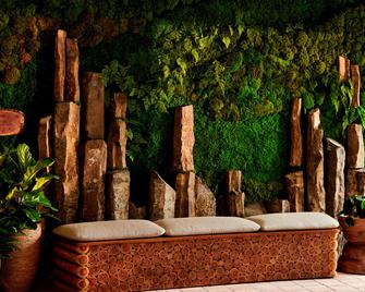 1 Hotel Seattle - Seattle - Innenhof