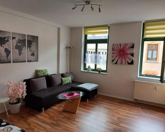 Ferienwohnung Eddi - Reichenbach/Vogtland - Wohnzimmer