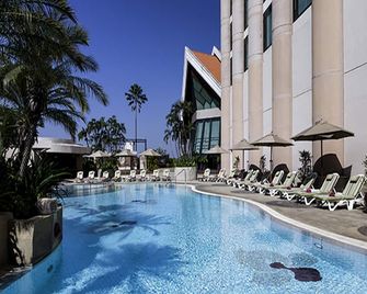 Pullman Khon Kaen Raja Orchid - Khon Kaen - Pool