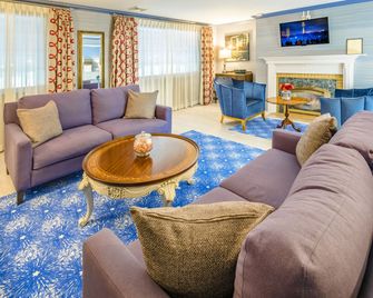 Red Coach Inn - Niagara Falls - Lounge