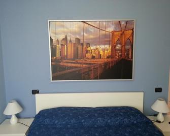 Sony Affittacamere - Desenzano del Garda - Habitación