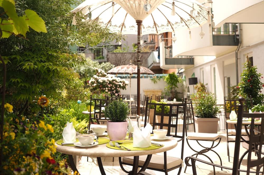 Boutiquehotel La Casa - Tubinga - Patio