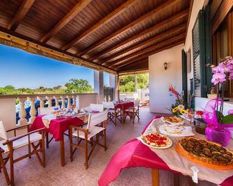 B&B 2 steps from the sea between Gallipoli and Torre San Giovanni - Alliste - Ristorante
