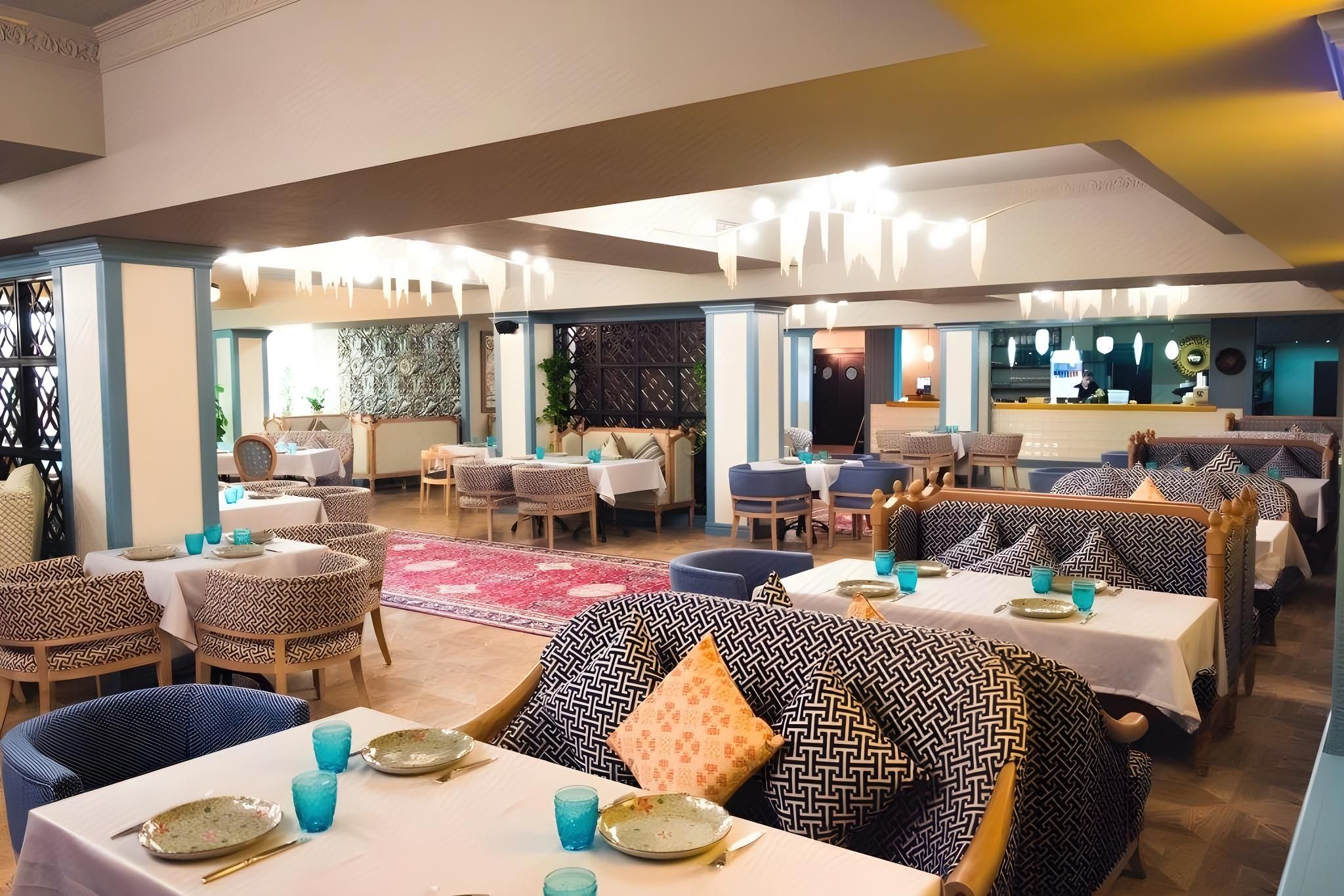 Grand Sapphire Hotel - ألماتي - مطعم