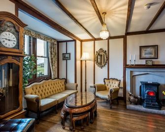 Grey Harlings - Montrose