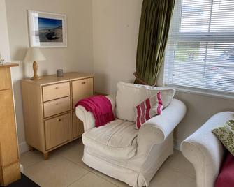 Castle Gardens Bungalow, Saint Helens Resort, Wexford - 3 Bedroom Sleeps 6 - Rosslare Harbour - Living room