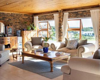 White Shark Guest House - Gansbaai - Olohuone