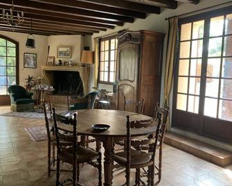 Grande maison familiale à la campagne 18kms de Lyon - Orliénas - Comedor